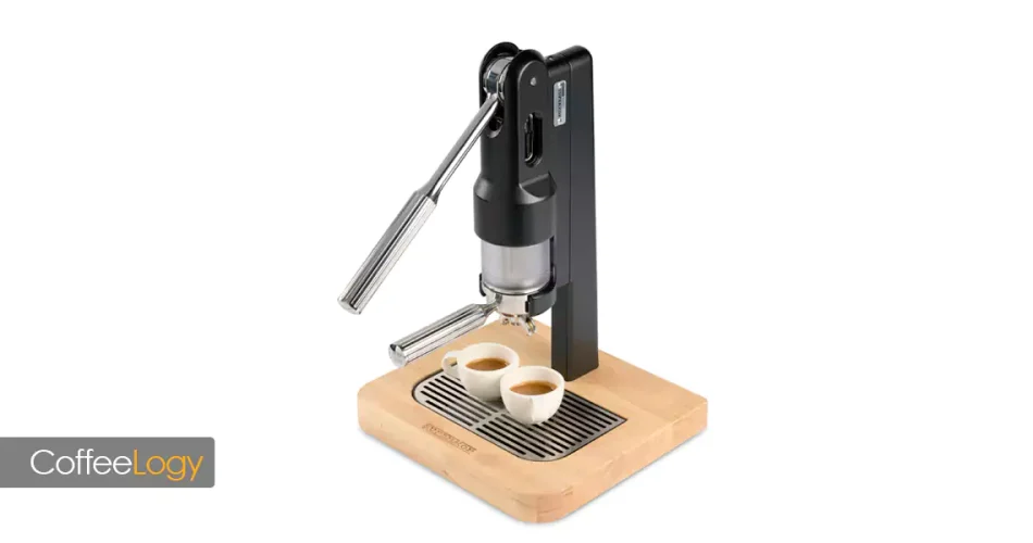 اسپرسو ساز اهرمی دستی با کنترل فشار، پیش‌خیساندن دقیق، شات اسپرسوی غلیظ